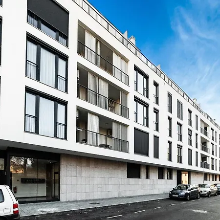 Apartment Monochrome Urban Hoodie *