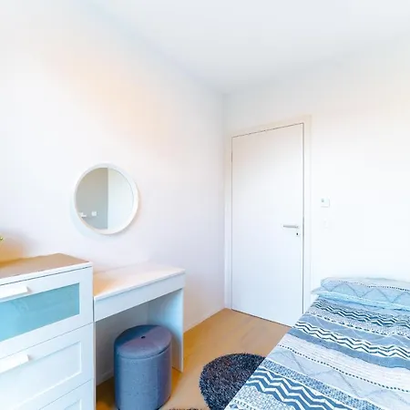 Apartment Monochrome Urban Hoodie *