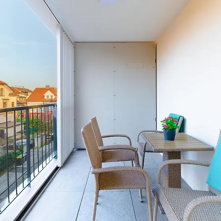 Monochrome Urban Hoodie * Ljubljana